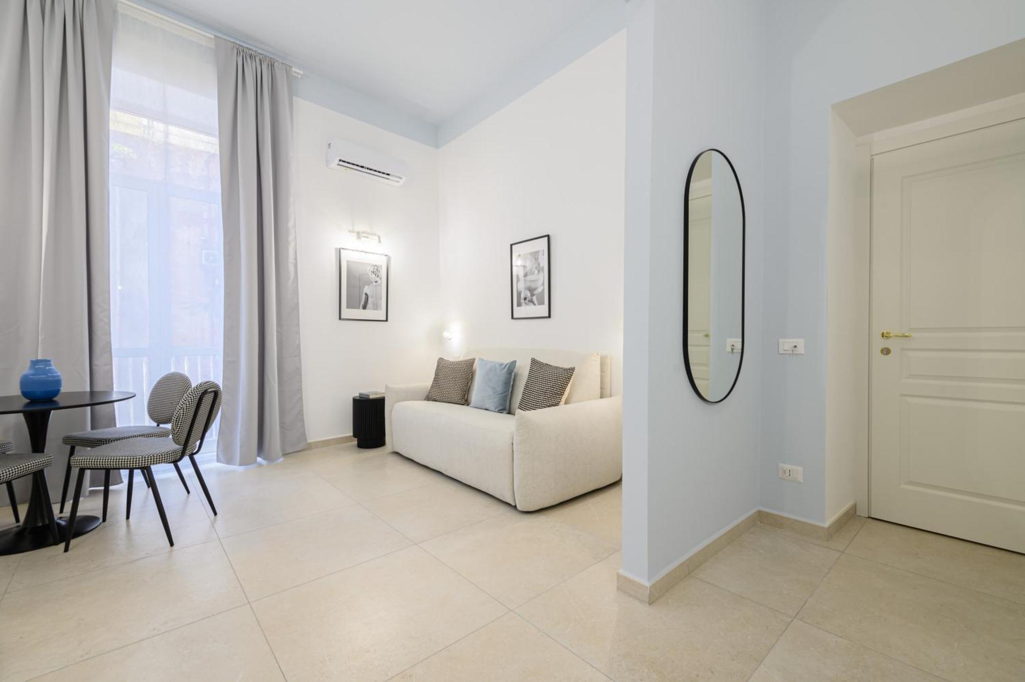 Into Mann Guest house Naples